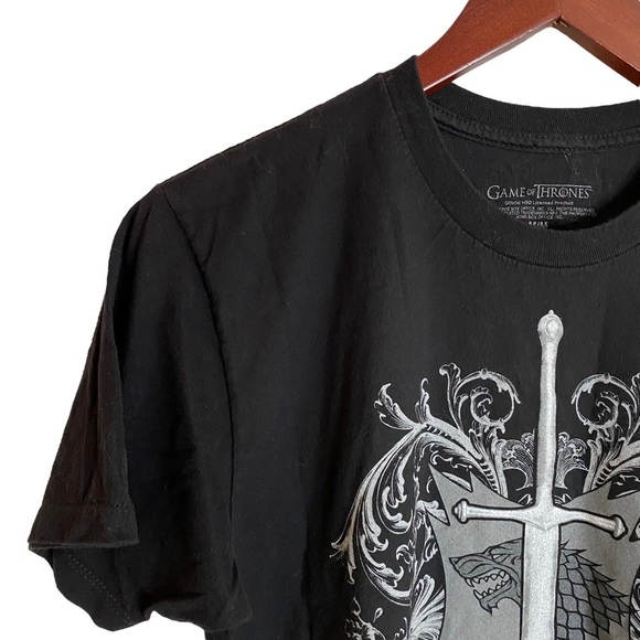 HBO Game of Thrones Ned Stark Quote Dire Wolf Sword Black Gray Tee Shirt Medium - Picture 6 of 15